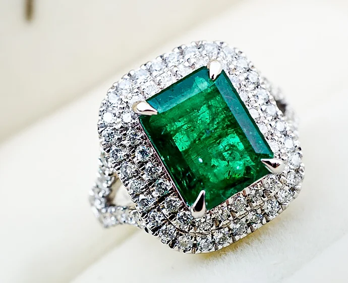 Emerald Diamond Ring - Essilux