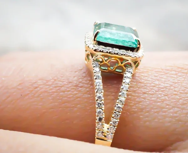 Bold Emerald Ring 3
