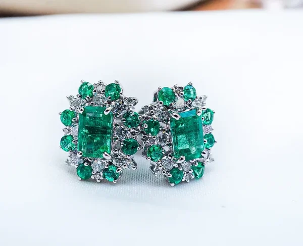 Classic Emerald Flower Stud Earrings