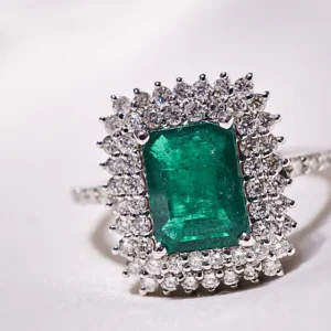 Luxury Emerald Square Diamond Ring