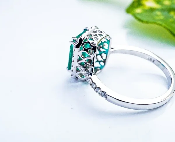 Majestic Emerald Ring 3
