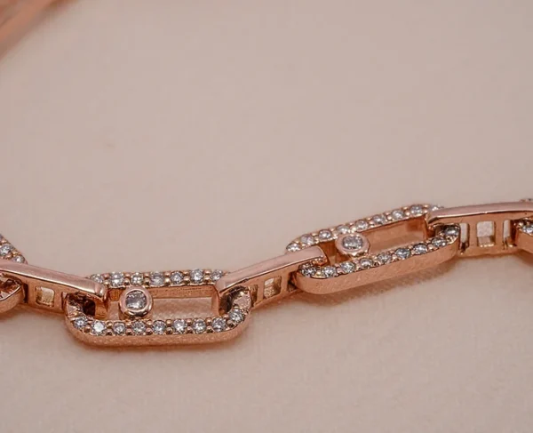 Radiant Centrepiece Link Diamond Bracelet 2