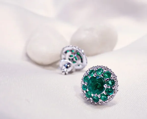 Stunning Emerald Studs 4