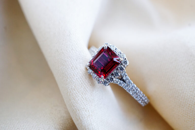 Ruby Diamond Ring - Essilux
