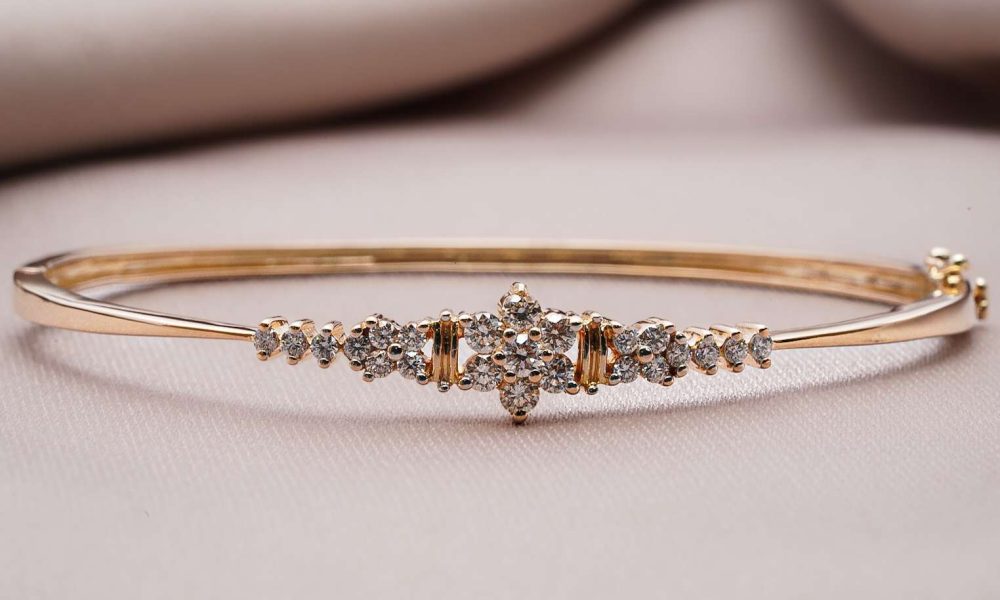 Bracelets and Bangles - A Spectacular Diamond Bangle