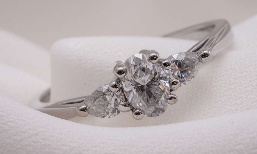 Diamond Carat - A Brilliant Oval Cut Diamond Engagement Ring