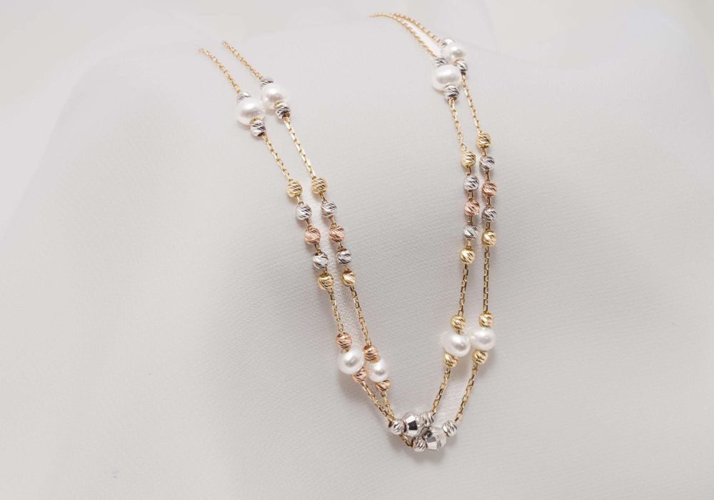 Necklaces and Pendants - A Beautiful Pearl Gold Necklace and Pendant